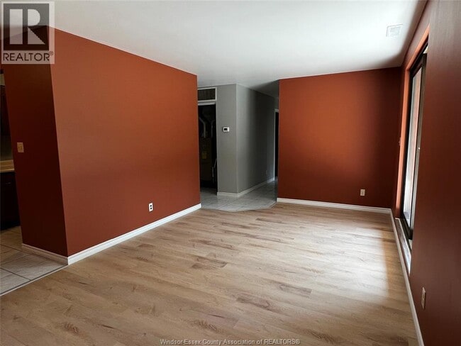 Building Photo - 3875 Tecumseh Rd E