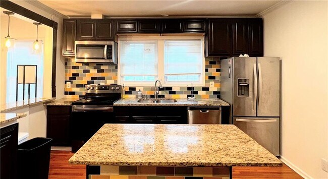 Foto del edificio - 814 Moreland Ave SE