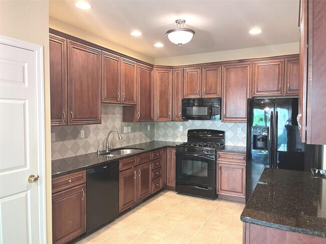 Foto del edificio - 890 Huntington Dr