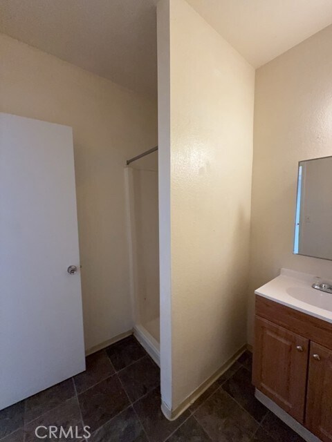 Foto del edificio - 13445 Lakeshore Dr