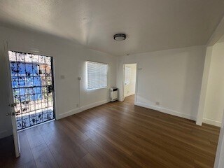 Foto del edificio - 623 W Gage Ave
