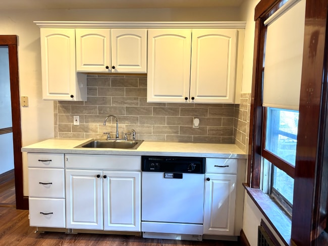 Building Photo - 80 Sanborn Ave