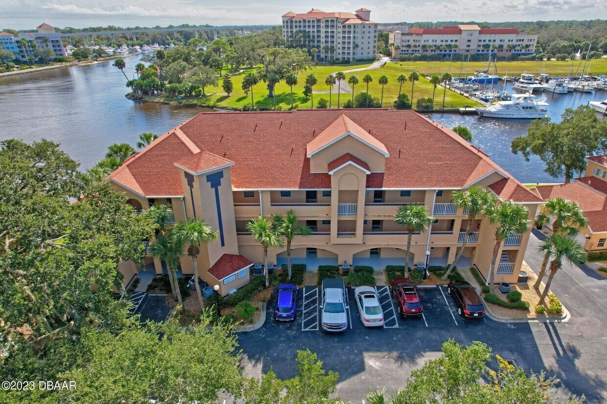 Foto principal - 62 Rivers Edge Ln