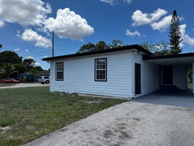 Building Photo - 3403 Rostan Ln