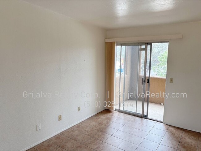 Building Photo - Beautiful 2 Bedroom, 2 Bath Condo for Rent...