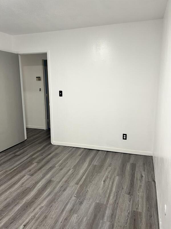 Foto del edificio - 4976 Twin Woods Dr