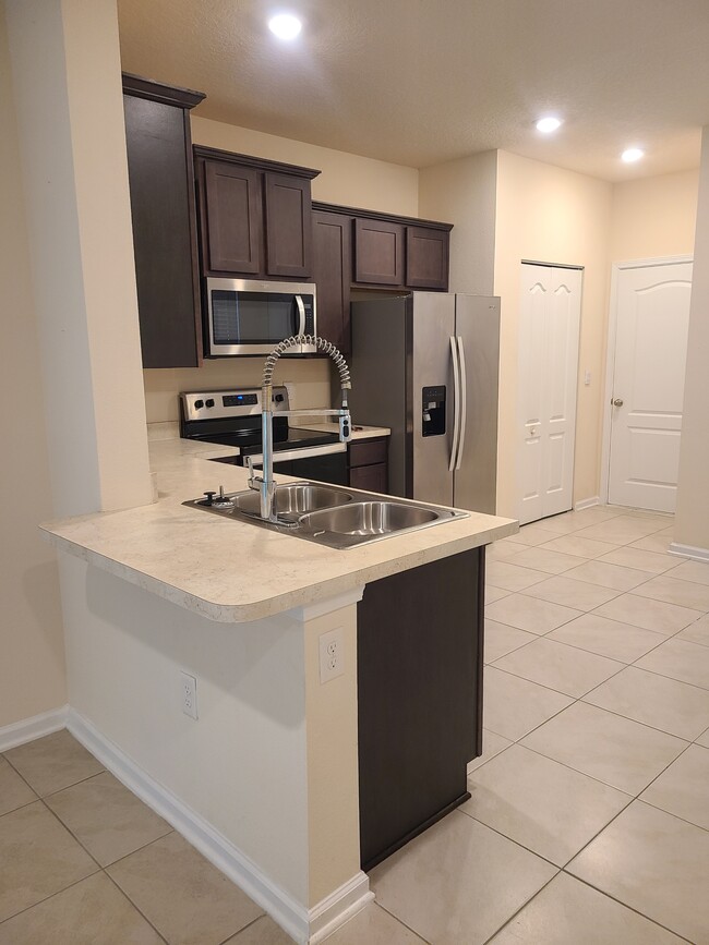 Building Photo - 7737 Legacy Trl