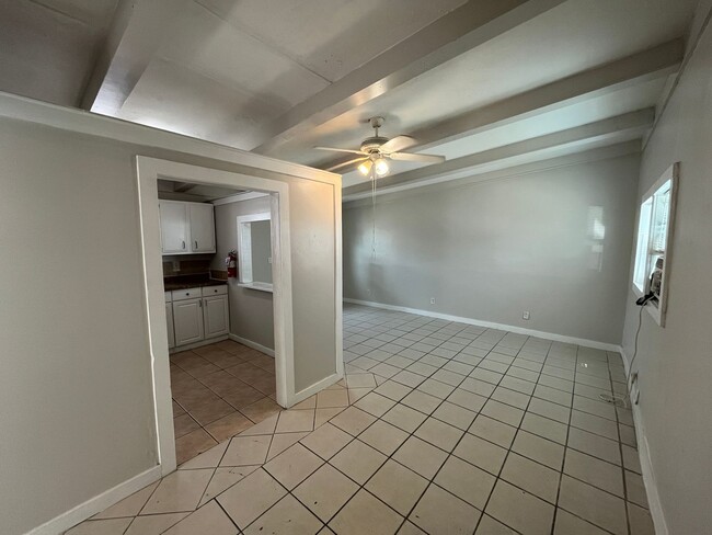 Foto del edificio - FLOUR BLUFF ONE BEDROOM W/ BILLS PAID!!