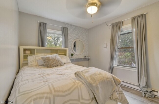Foto del edificio - 536 Oakwood Ave