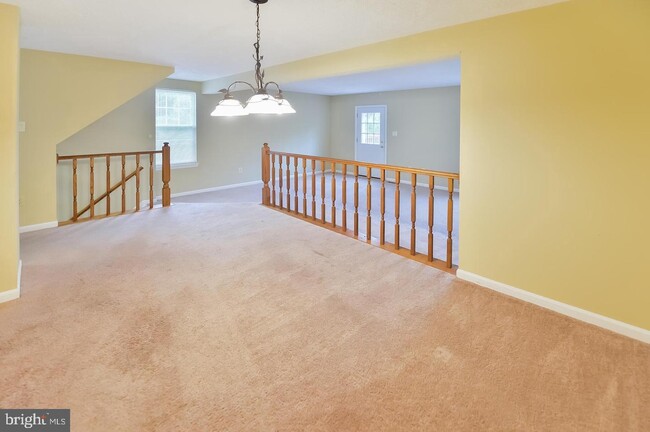 Building Photo - 81 Stoneshire Dr