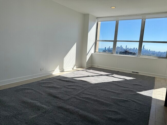 Foto del edificio - 655 W Irving Park Rd