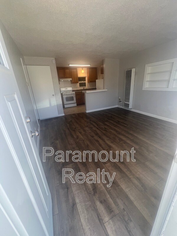 Foto del edificio - 22075 Montgomery St