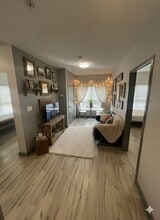 Building Photo - 258B Sunview St