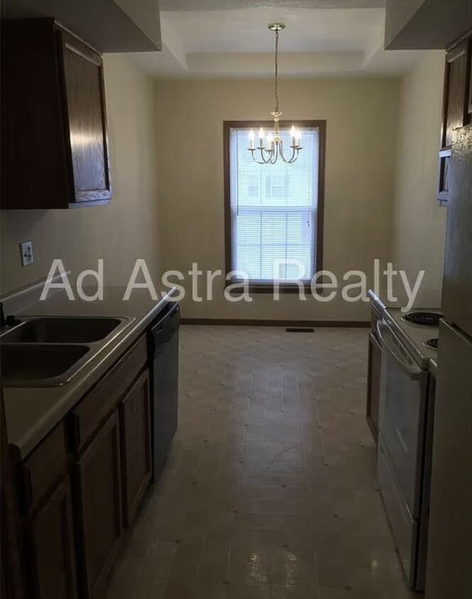 Primary Photo - Gorgeous 3 Bed 2 Bath Duplex in Platte Cit...