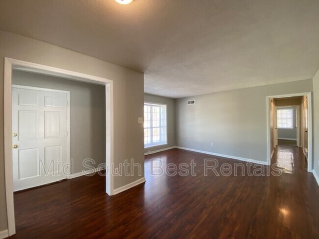 Building Photo - 4246 Hillgate Cove