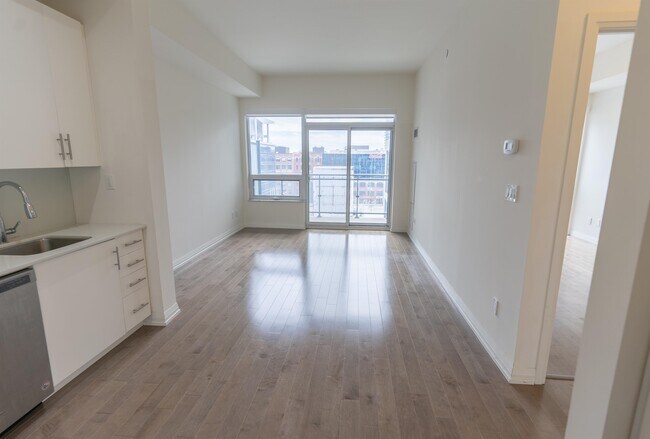 Photo du bâtiment - 460-460 Adelaide St E