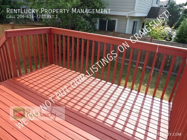 Building Photo - 1512 S Puget Dr
