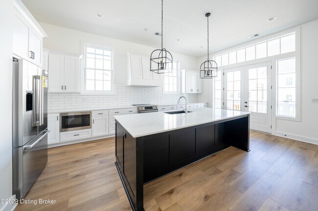 Foto del edificio - 12107 River Beauty Loop