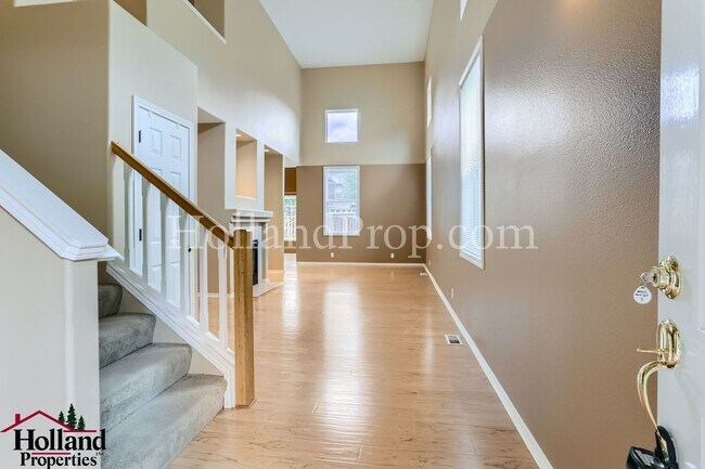 Building Photo - 1612 NE Parkside Dr