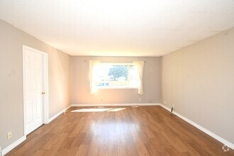 Building Photo - 8077 Rochester Crescent