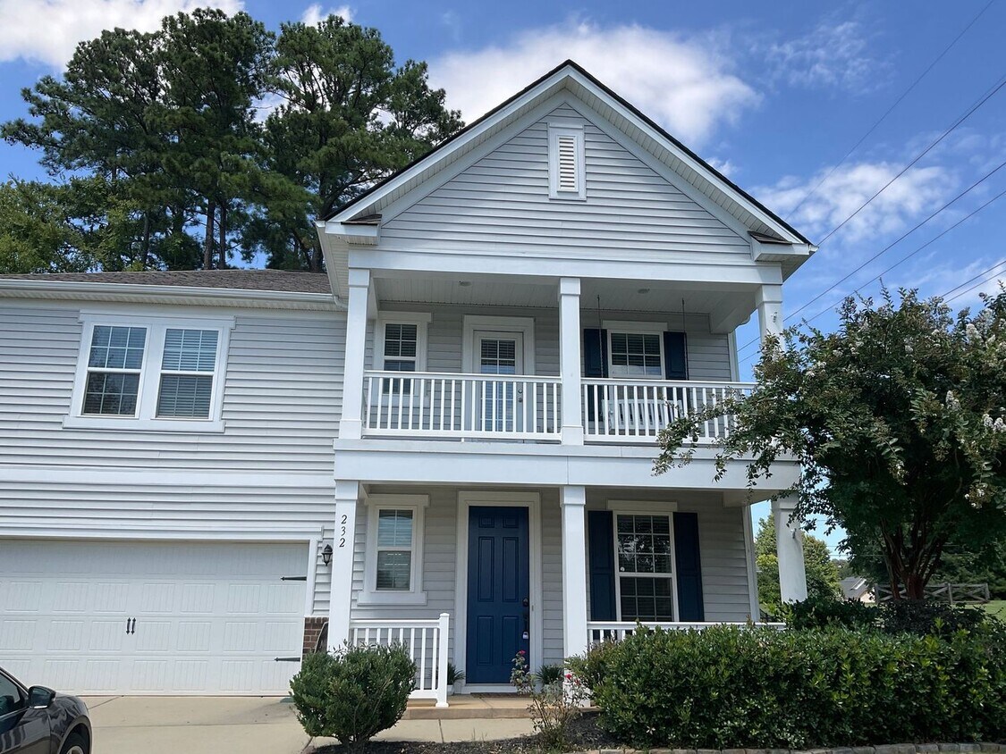 Primary Photo - Immaculate 3-Bedroom Home with Loft, Two-C...