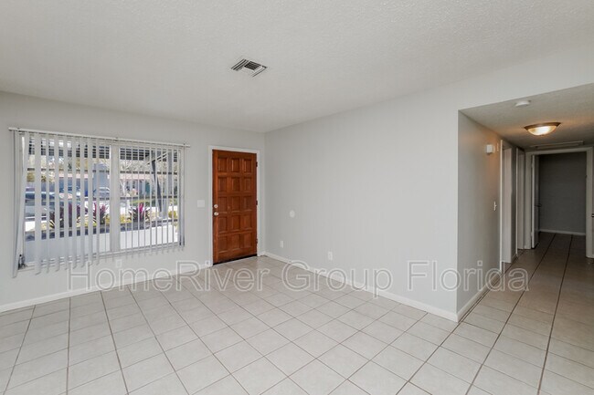 Building Photo - 2909 Venice Way