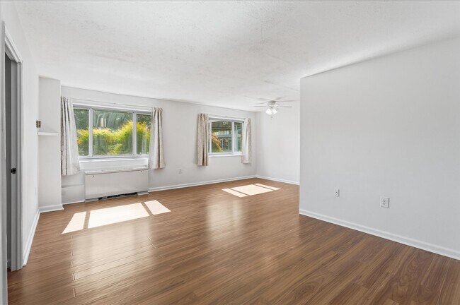 Foto del edificio - 1200 S Arlington Ridge Rd