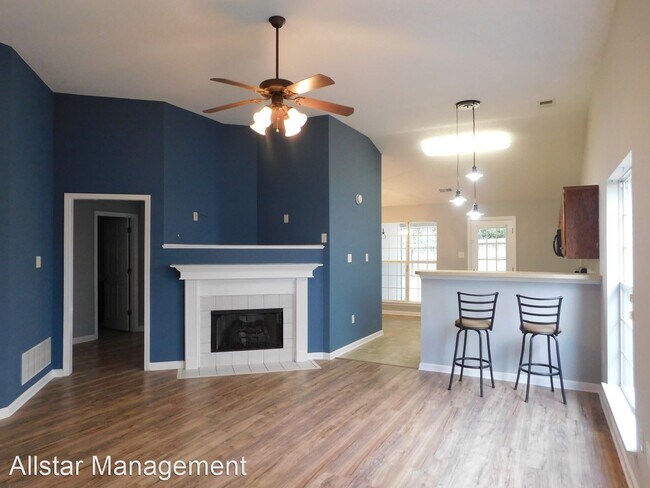 Foto del edificio - 3 br, 2 bath House - 639 Burton Lane