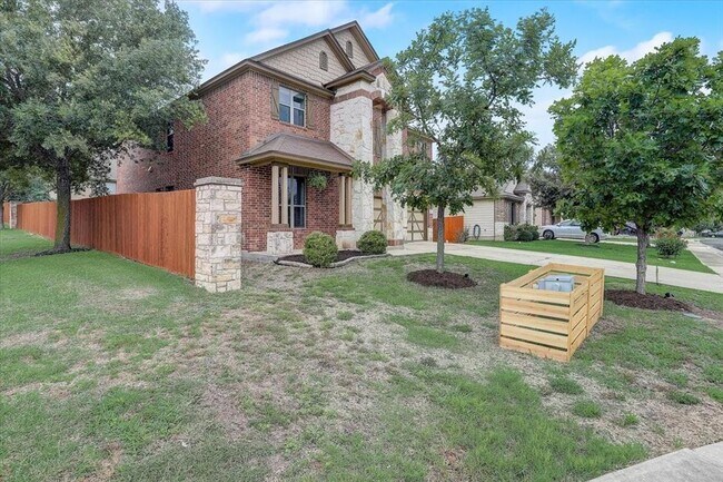 Building Photo - 610 Gina Dr