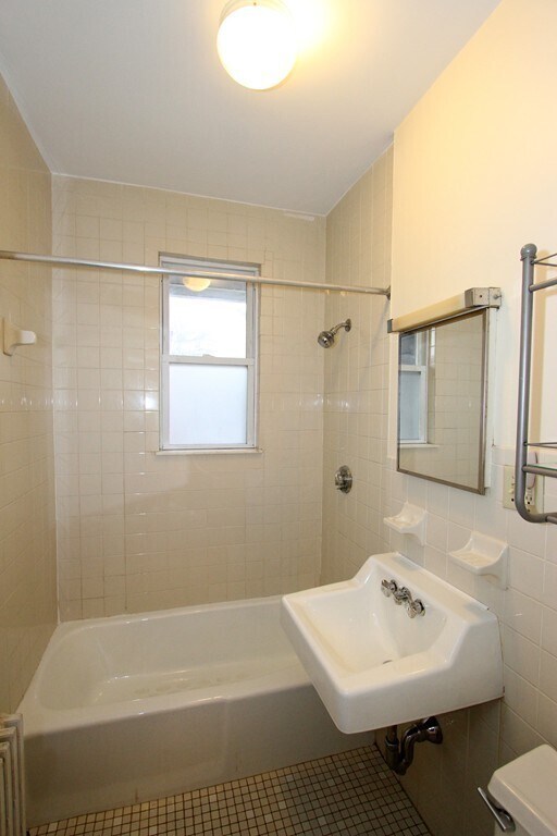 Building Photo - 366 Savin Hill Ave