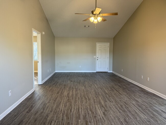 Foto del edificio - 862 Lyndsi Ln