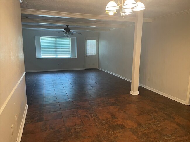 Building Photo - 6943 Foxhurst Ln