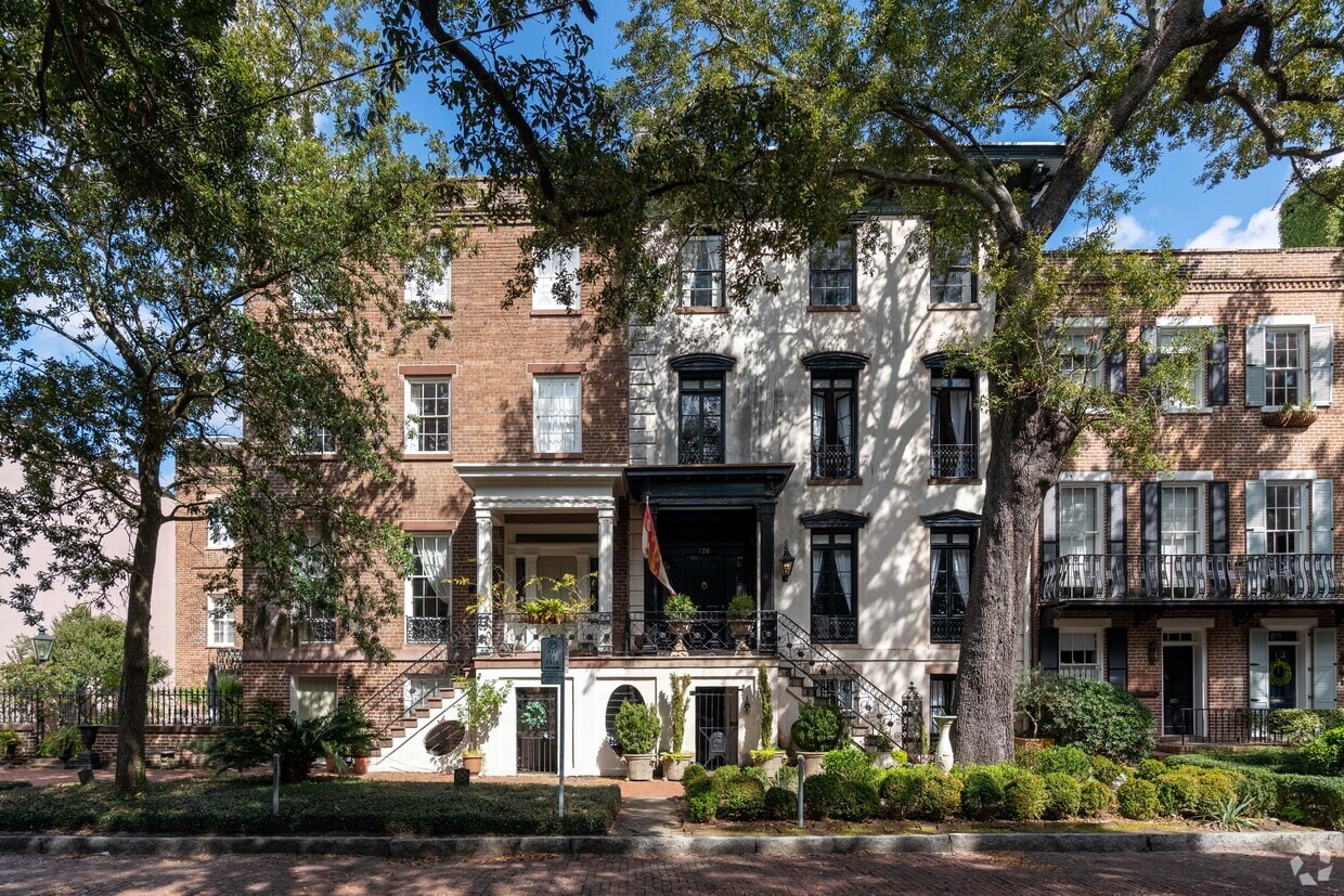 120 W Jones St, Savannah, GA 31401 Apartments in Savannah, GA