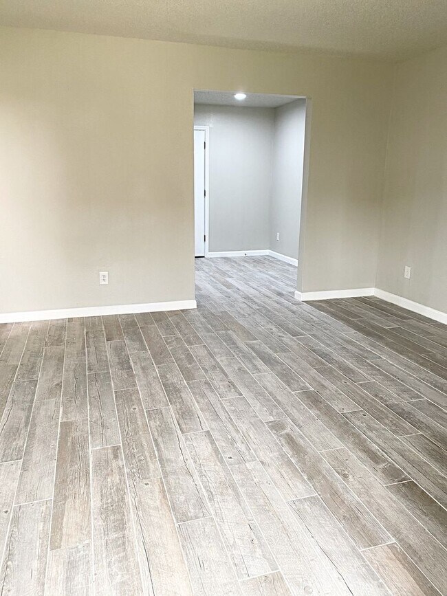 Foto del edificio - 6019 Bedford Dr