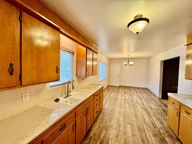 Building Photo - Southside Corner Lot 3 Bedroom, 2 Bath Home For Rent