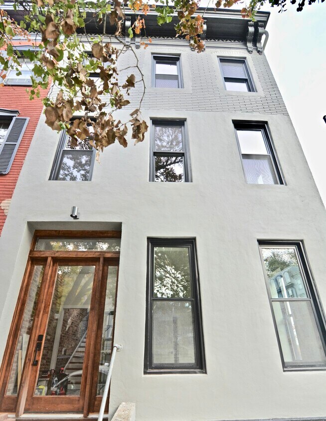 Primary Photo - 56 S 5th St