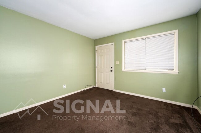 Building Photo - 1174 16th Ave Thomas