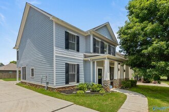 Building Photo - 307 Acorn Grove Ln SW