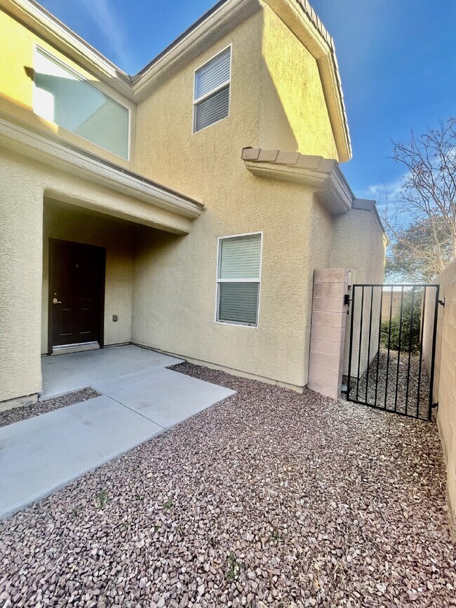Building Photo - SPACIOUS 3 BEDROOM + LOFT | SILVERSTONE RANCH | GILCREASE ORCHARD VIEWS