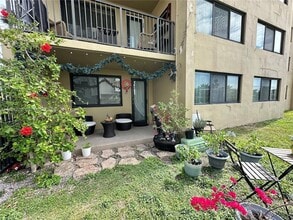 Building Photo - 301 Golden Isles Dr