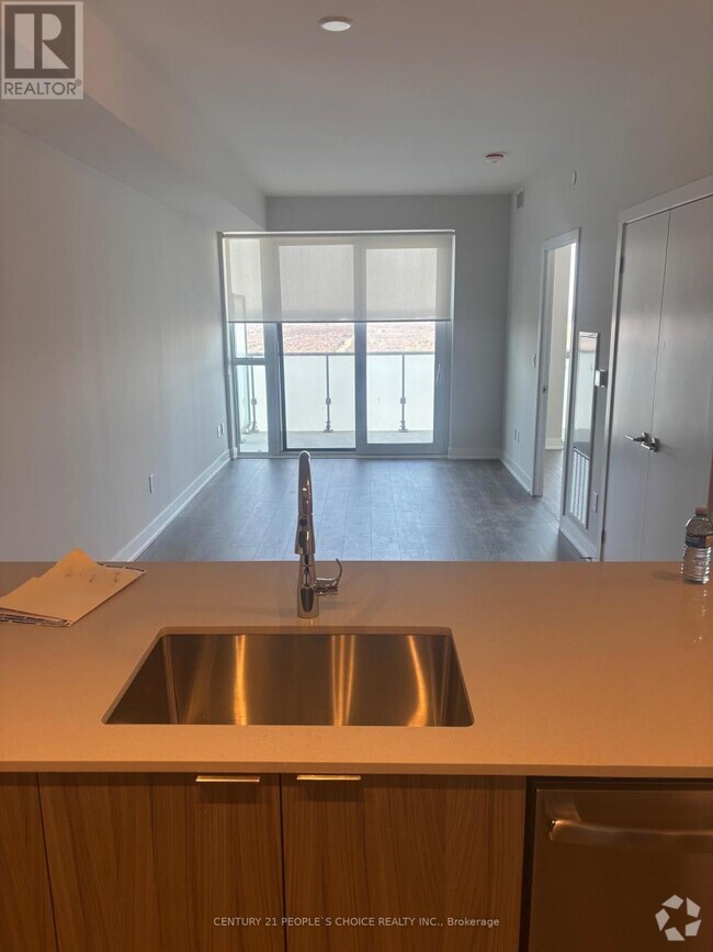 Building Photo - 430-3430 Square One Dr