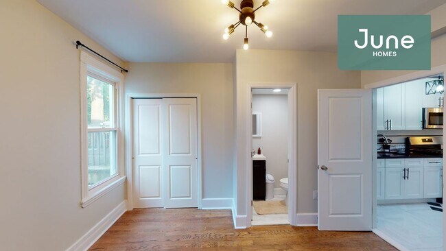 Foto del edificio - ROOM ONLY in 3-bed/1.5-bath Home