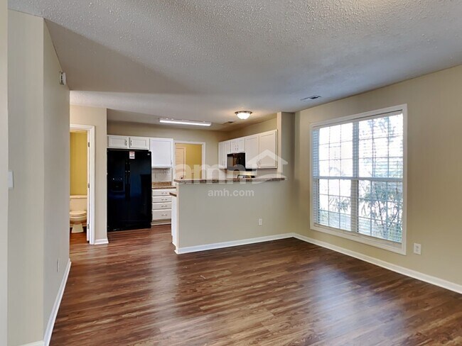 Foto del edificio - 4319 Armitage Dr