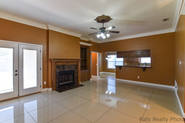 Building Photo - 6027 Laci Ln