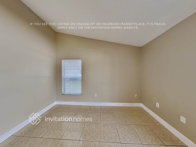 Foto del edificio - 15945 Greater Groves Blvd