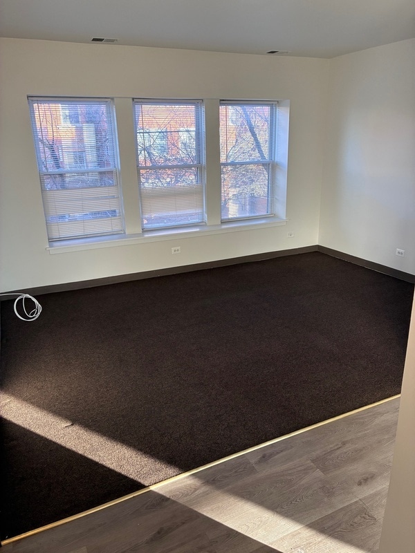 Foto del edificio - 5647 W Madison St