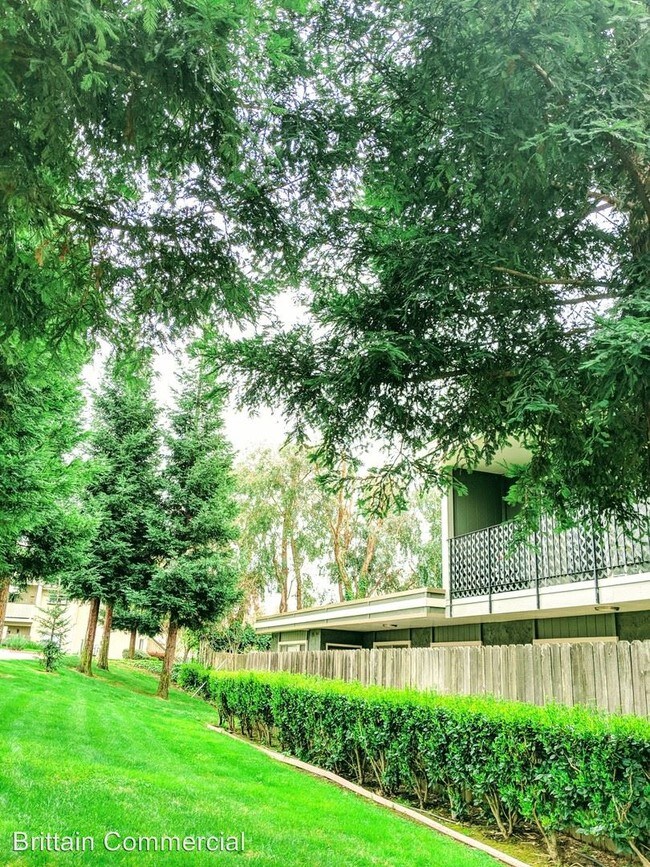 Foto del edificio - 4900-4941 Stamas Ln