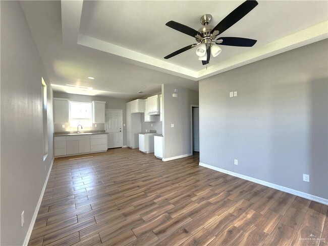 Building Photo - 16 W Los Tesoros Dr