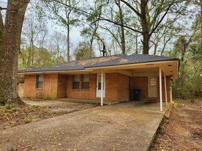 Building Photo - 605 Olive St