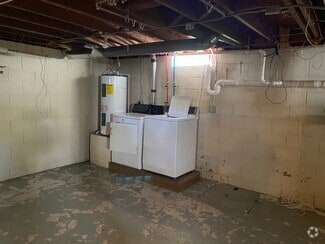 Building Photo - 3148 Edgewater Dr